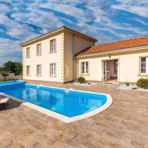Barban, okolica, Villa na mirnoj lokaciji sa bazenom