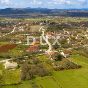 BIOGRAD NA MORU - zemljište sa projektom i građevinskom dozvolom