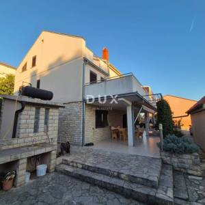 BIOGRAD, SVETI FILIP I JAKOV - Kvalitetna prostrana kuća