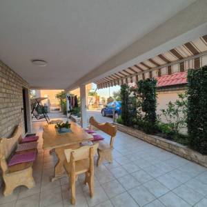 BIOGRAD, SVETI FILIP I JAKOV - Kvalitetna prostrana kuća