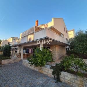 BIOGRAD, SVETI FILIP I JAKOV - Kvalitetna prostrana kuća