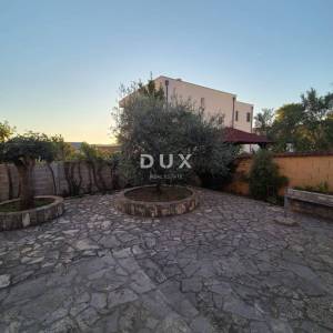 BIOGRAD, SVETI FILIP I JAKOV - Kvalitetna prostrana kuća