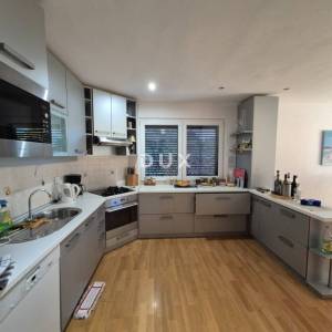 BIOGRAD, SVETI FILIP I JAKOV - Kvalitetna prostrana kuća