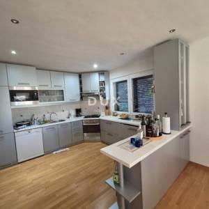 BIOGRAD, SVETI FILIP I JAKOV - Kvalitetna prostrana kuća