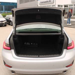 BMW serija 3 320d xDrive AUTOMATIK *LED, NAVIGACIJA, HARMAN KARDON*