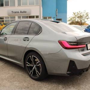 BMW serija 3 320d xDrive AUTOMATIK M-paket *LED, HEAD-UP, KAMERA, NAVIGACIJA*
