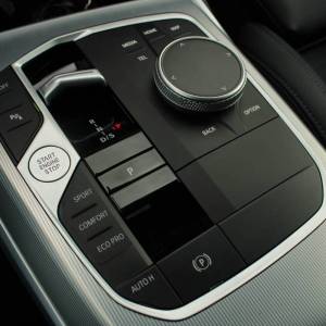 BMW serija 3 320d xDrive AUTOMATIK M-paket *LED, HEAD-UP, KAMERA, NAVIGACIJA*