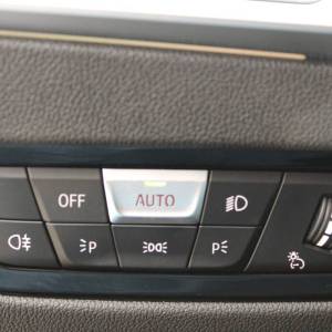 BMW serija 3 320d xDrive AUTOMATIK M-paket *LED, HEAD-UP, KAMERA, NAVIGACIJA*