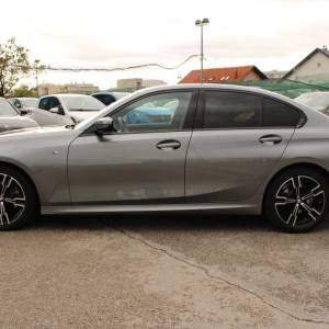 BMW serija 3 320d xDrive AUTOMATIK M-paket *LED, HEAD-UP, KAMERA, NAVIGACIJA*