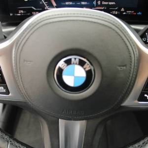 BMW serija 3 320d xDrive AUTOMATIK M-paket *LED, HEAD-UP, KAMERA, NAVIGACIJA*