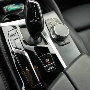 BMW serija 5 520d AUTOMATIK M-paket *LED, NAVIGACIJA, KAMERA*