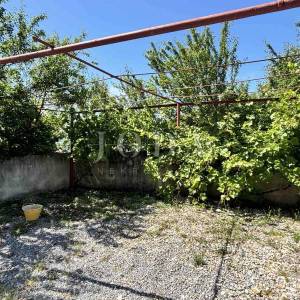 Bribir, kamena kuća sa pogledom na more