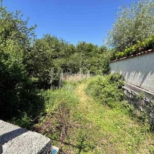 Bribir, kamena kuća sa pogledom na more