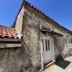 Bribir, kamena kuća sa pogledom na more