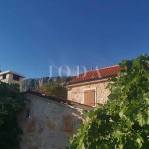 Bribir, kompleks od dvije vile sa teniskim terenom 