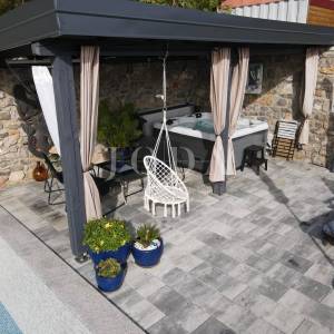 Bribir kuća sa bazenom