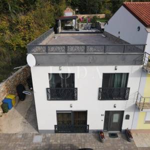 Bribir kuća sa bazenom