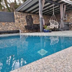 Bribir kuća sa bazenom