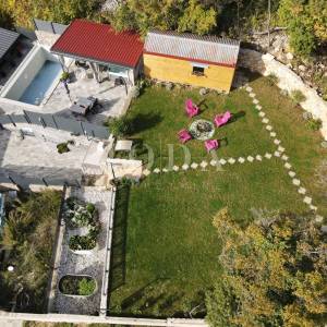 Bribir kuća sa bazenom