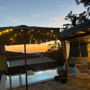 Bribir kuća sa bazenom