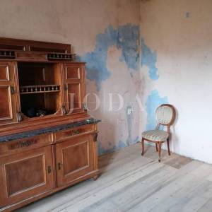 Bribir, kuća za adaptaciju sa pogledom na more