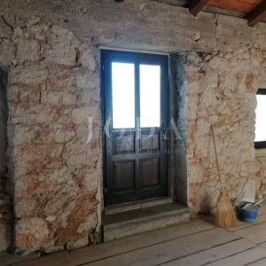 Bribir, kuća za adaptaciju sa pogledom na more
