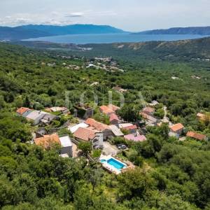 Bribir kuća za odmor s bazenom