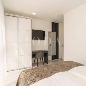 Bribir moderna villa s bazenom i pogledom na more