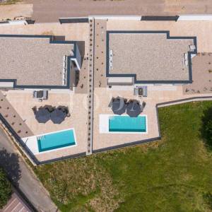 Bribir moderna villa s bazenom i pogledom na more