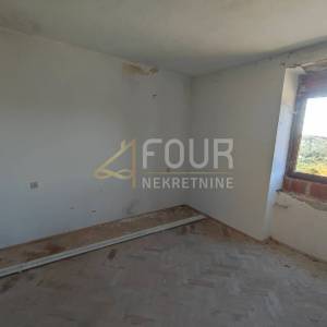 Bribir, starina s pogledom na more