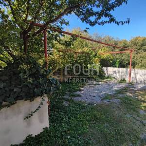 Bribir, starina s pogledom na more