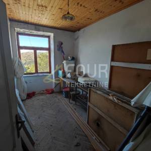 Bribir, starina s pogledom na more