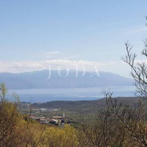 Bribir, zemljište sa dva ucrtana objekta, pogled na more!