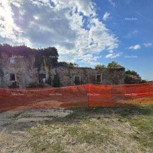 Buje – istarska kamena kuća s pogledom na more i krajolik