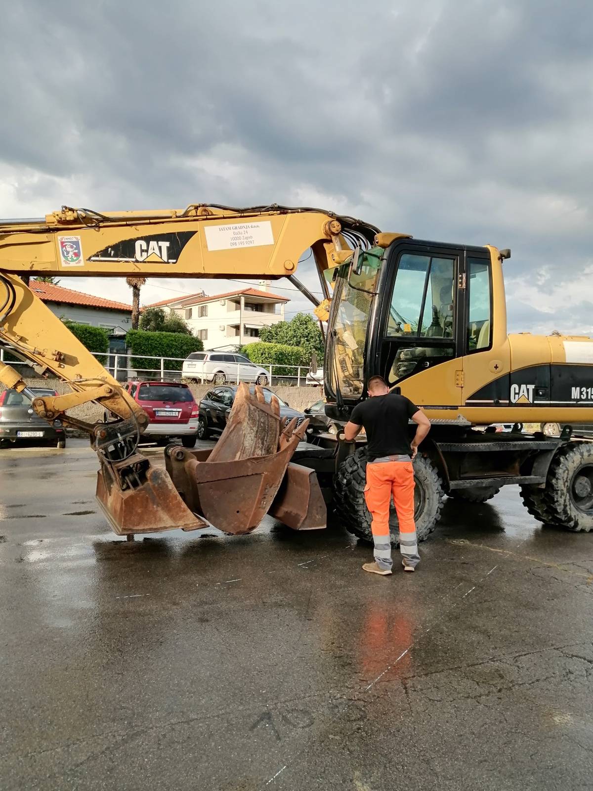 CAT M315C na kotače