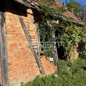 Čazma – Višenamjensko zemljište uz glavnu cestu s postojećim objektima
