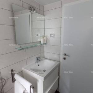 Centar ! 50 metara do Giardina. Ciscuttijeva ulica, Pula.