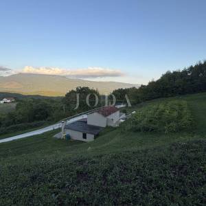 Cerovlje, okolica, kuća na mirnoj lokaciji sa velikim građevinskim terenom