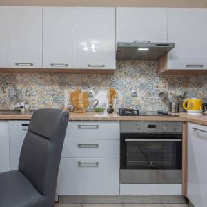 Cesarica, kuća sa 3 apartmana
