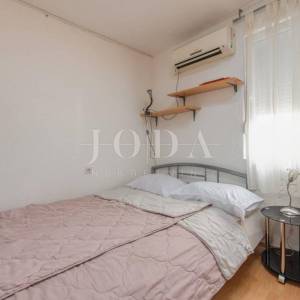 Cesarica, kuća sa 3 apartmana