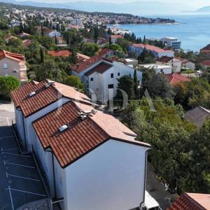 Crikvenica dvoetažni stan blizu mora