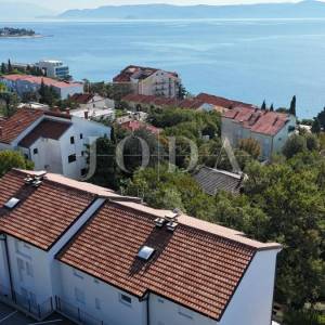 Crikvenica dvoetažni stan blizu mora