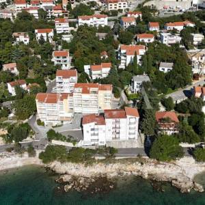 Crikvenica dvoetažni stan blizu mora