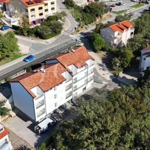Crikvenica dvoetažni stan blizu mora
