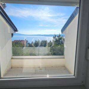 Crikvenica dvoetažni stan blizu mora