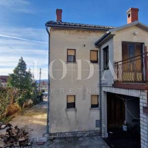 Crikvenica, dvojna kuća na odličnoj lokaciji
