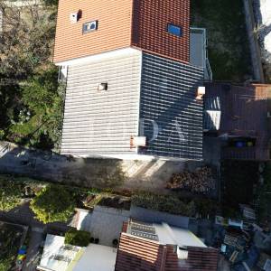 Crikvenica, dvojna kuća na odličnoj lokaciji
