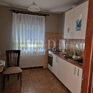 Crikvenica, dvojna kuća na odličnoj lokaciji