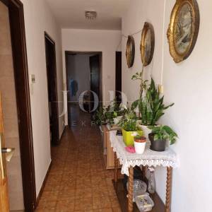 Crikvenica, dvojna kuća na odličnoj lokaciji