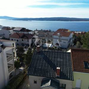 Crikvenica, dvojna kuća na odličnoj lokaciji